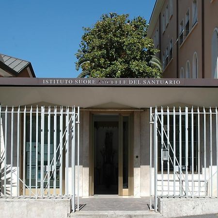 Casa Religiosa Per Ferie Ancelle Del Santuario Hotel Rom Eksteriør billede